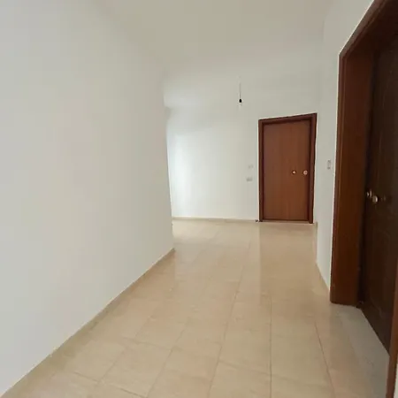 2 Bedroom 941 Apartment