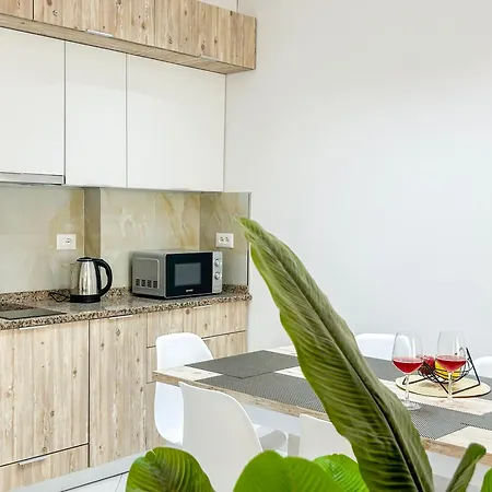 2 Bedroom 941 *